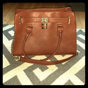 Tan/brown purse